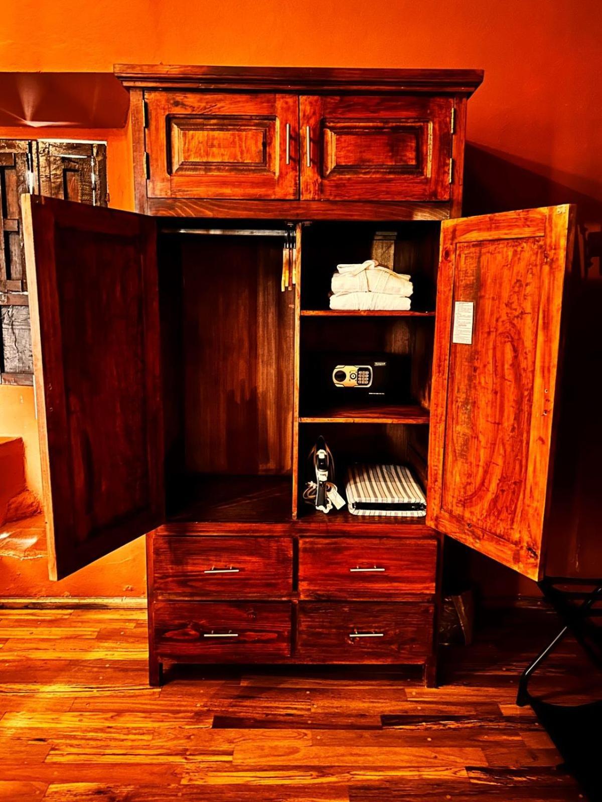 Bito's Boutique Bed & Breakfast